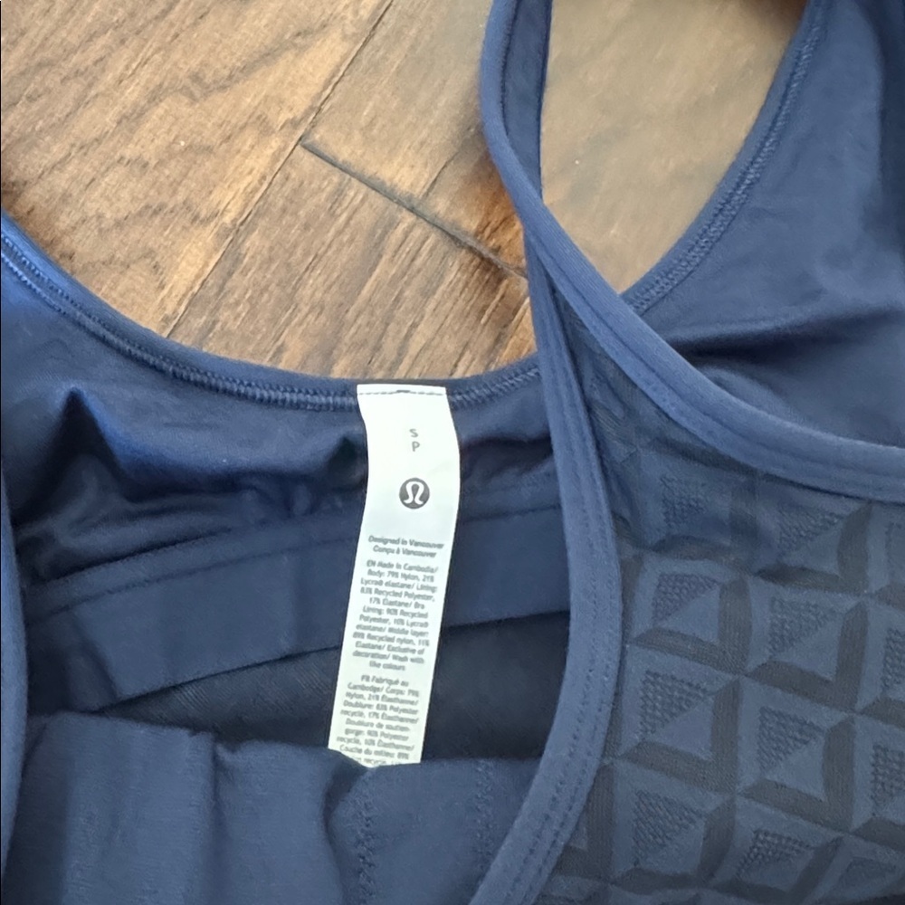 lululemon athletica Navy Textured Mesh Tennis Tank NWT - Picture 5 of 6